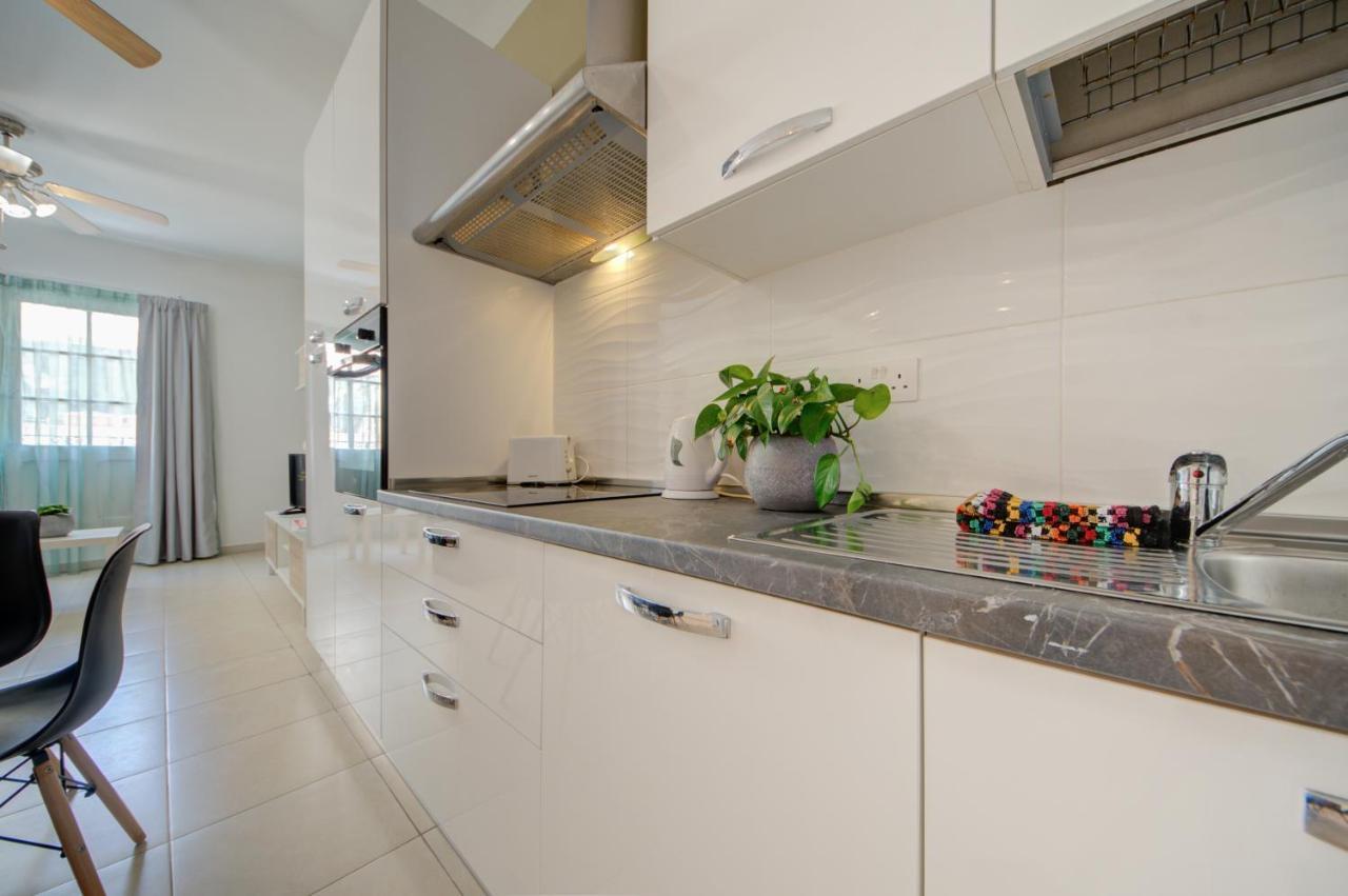 Azure Haven - Gzira Apartments And Penthouse By Shortletsmalta Ngoại thất bức ảnh