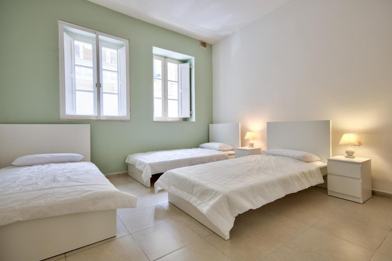 Azure Haven - Gzira Apartments And Penthouse By Shortletsmalta Ngoại thất bức ảnh