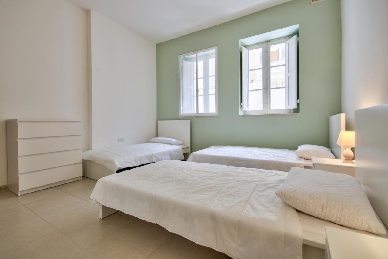Azure Haven - Gzira Apartments And Penthouse By Shortletsmalta Ngoại thất bức ảnh
