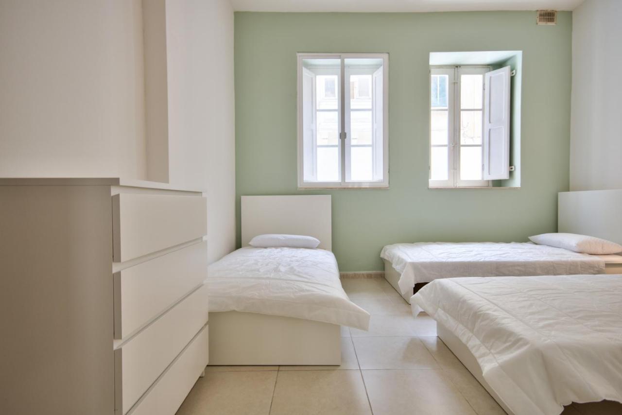 Azure Haven - Gzira Apartments And Penthouse By Shortletsmalta Ngoại thất bức ảnh