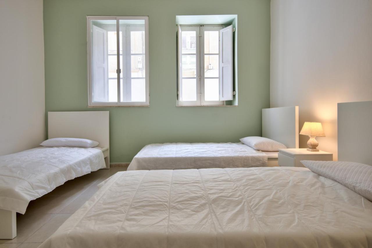 Azure Haven - Gzira Apartments And Penthouse By Shortletsmalta Ngoại thất bức ảnh