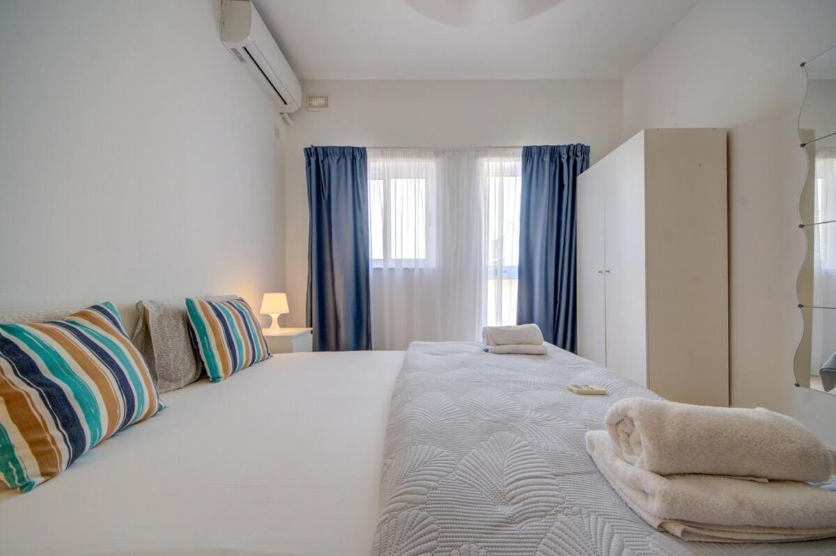 Azure Haven - Gzira Apartments And Penthouse By Shortletsmalta Phòng bức ảnh