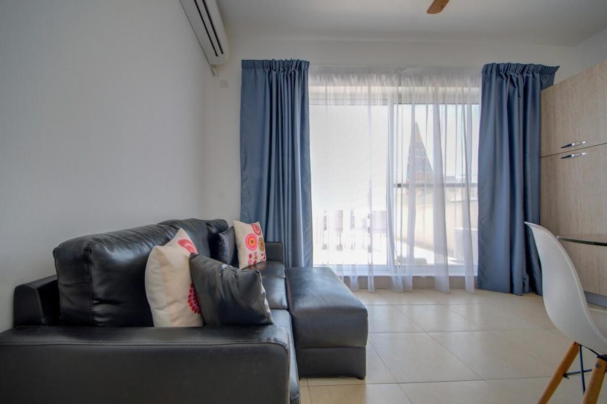 Azure Haven - Gzira Apartments And Penthouse By Shortletsmalta Phòng bức ảnh