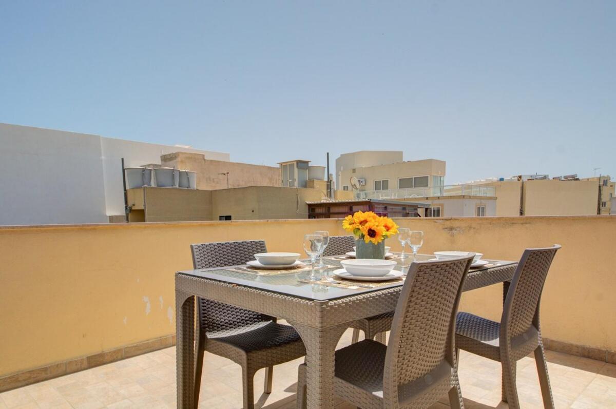 Azure Haven - Gzira Apartments And Penthouse By Shortletsmalta Phòng bức ảnh